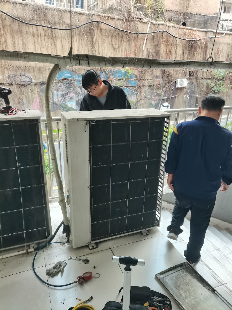 怎么判断一家中央空调维保公司的技术人员是否专业？