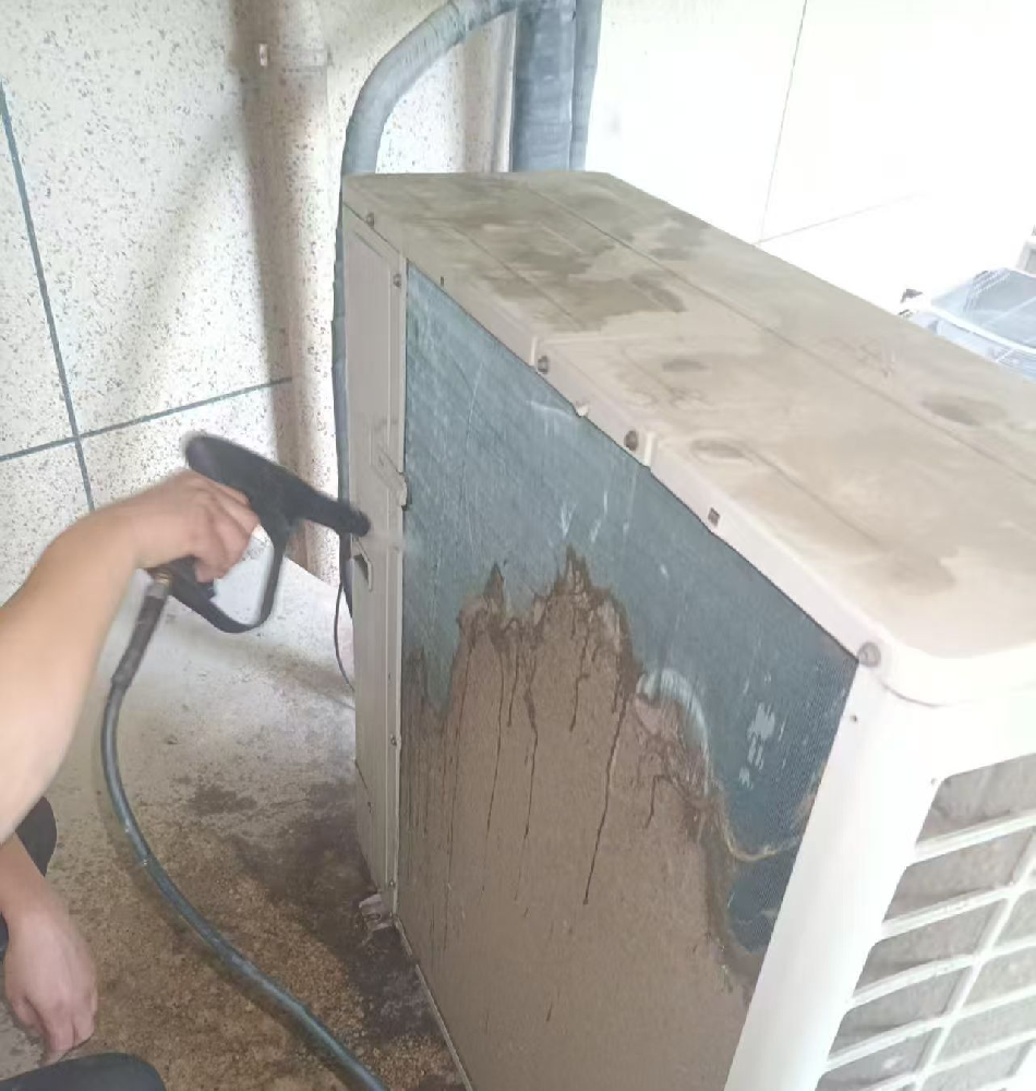 如何判断空调的冷凝器是否需要清洗？